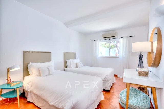 Beach 3 Bedroom Townhouse in Vale do Lobo 2 minutes to the beach