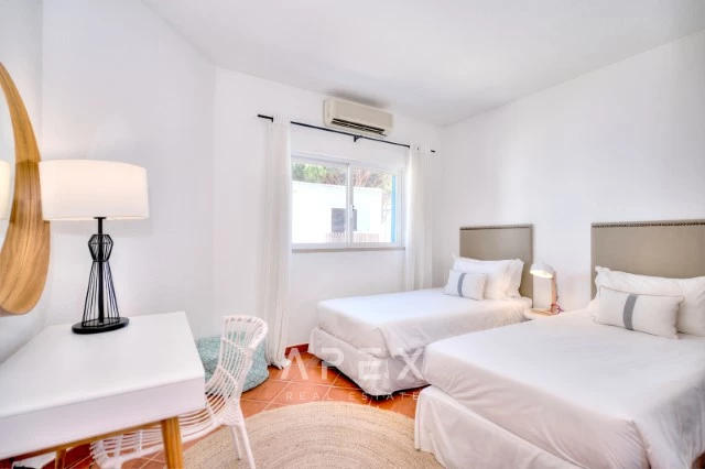 Beach 3 Bedroom Townhouse in Vale do Lobo 2 minutes to the beach