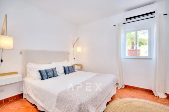 Beach 3 Bedroom Townhouse in Vale do Lobo 2 minutes to the beach