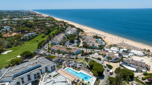Beach 3 Bedroom Townhouse in Vale do Lobo 2 minutes to the beach
