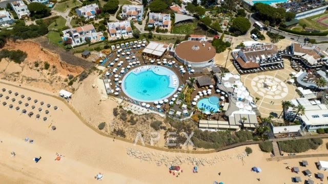 Beach 3 Bedroom Townhouse in Vale do Lobo 2 minutes to the beach