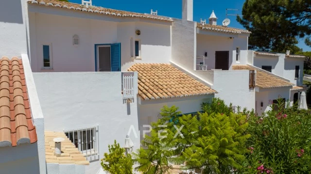 Beach 3 Bedroom Townhouse in Vale do Lobo 2 minutes to the beach