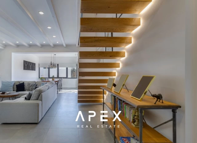 Exclusive 4 Bedroom Renovated Villa with Private Pool