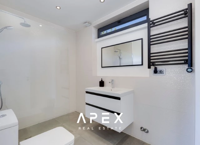 Exclusive 4 Bedroom Renovated Villa with Private Pool