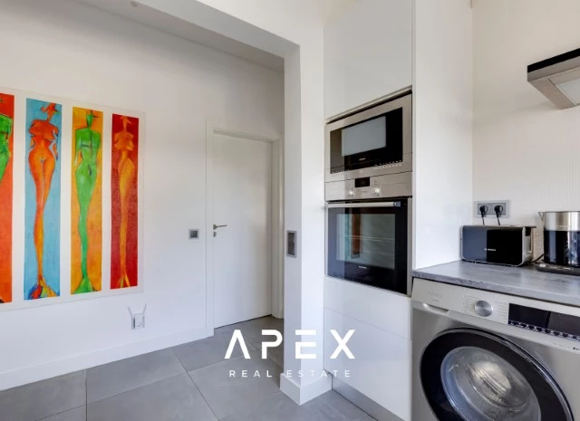 Exclusive 4 Bedroom Renovated Villa with Private Pool