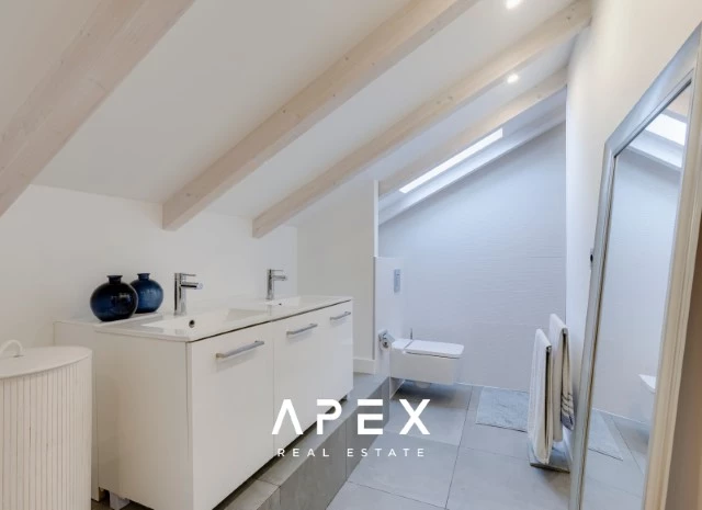 Exclusive 4 Bedroom Renovated Villa with Private Pool