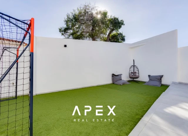 Exclusive 4 Bedroom Renovated Villa with Private Pool