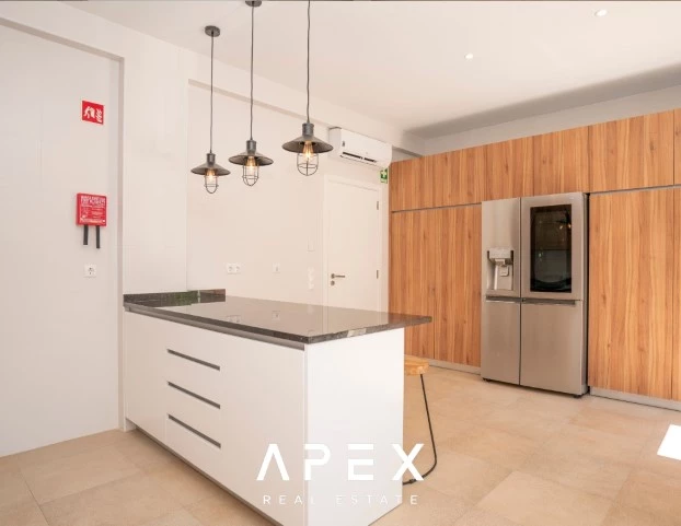 5 Bedroom Villa with a separate 2 Bedroom Staff Quarters / Quinta Encosta