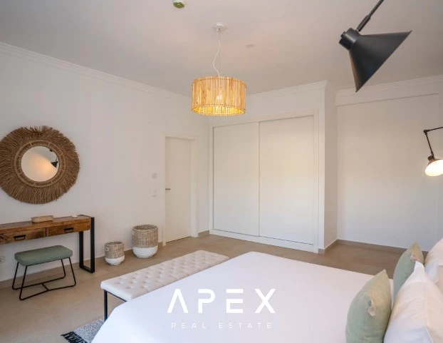 5 Bedroom Villa with a separate 2 Bedroom Staff Quarters / Quinta Encosta