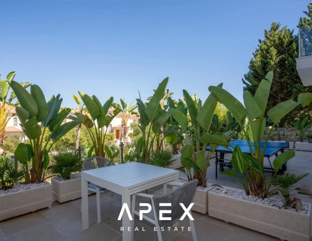 5 Bedroom Villa with a separate 2 Bedroom Staff Quarters / Quinta Encosta