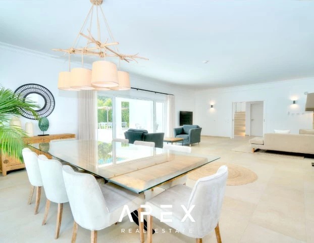 5 Bedroom Villa with a separate 2 Bedroom Staff Quarters / Quinta Encosta
