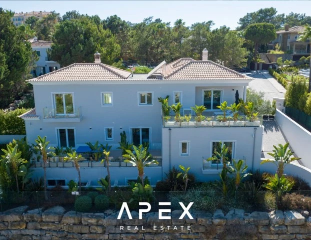 5 Bedroom Villa with a separate 2 Bedroom Staff Quarters / Quinta Encosta
