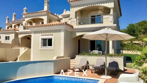 Five Bedroom Villa in The crest