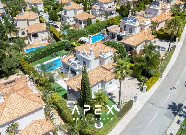 Five Bedroom Villa in The crest