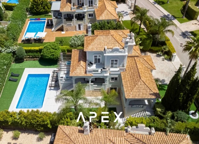 Five Bedroom Villa in The crest
