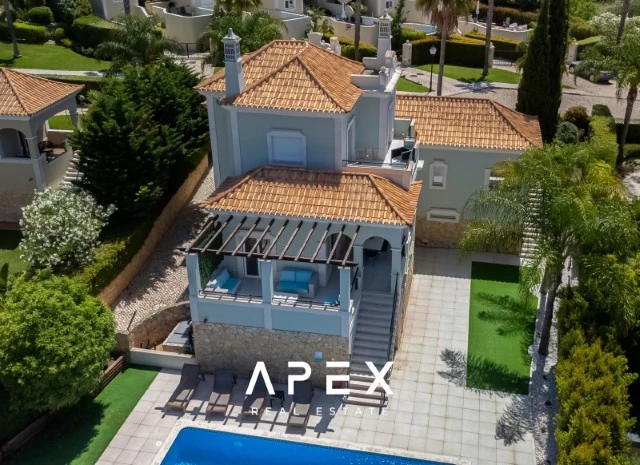 Five Bedroom Villa in The crest