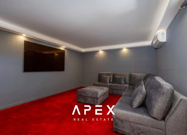 Five Bedroom Villa in The crest