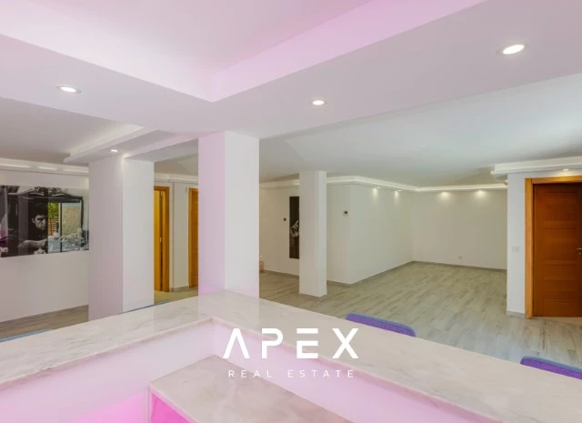 Five Bedroom Villa in The crest