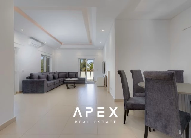 Five Bedroom Villa in The crest