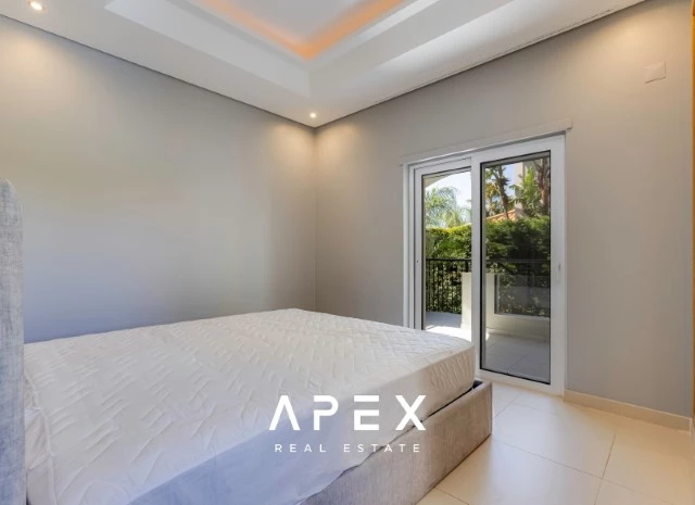 Five Bedroom Villa in The crest