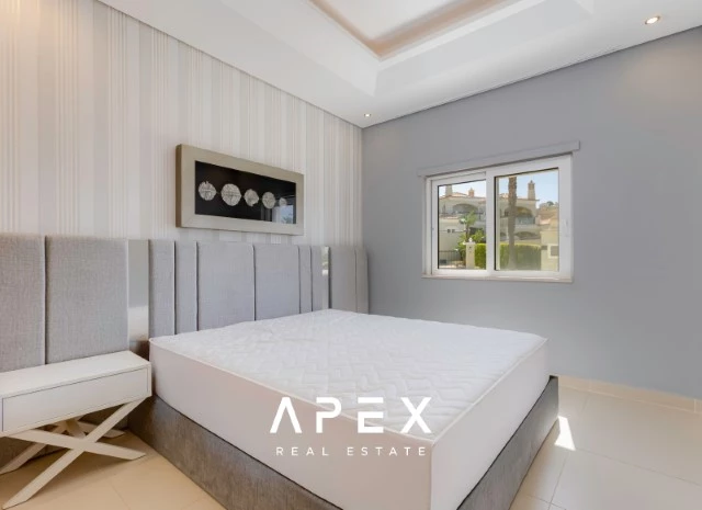 Five Bedroom Villa in The crest
