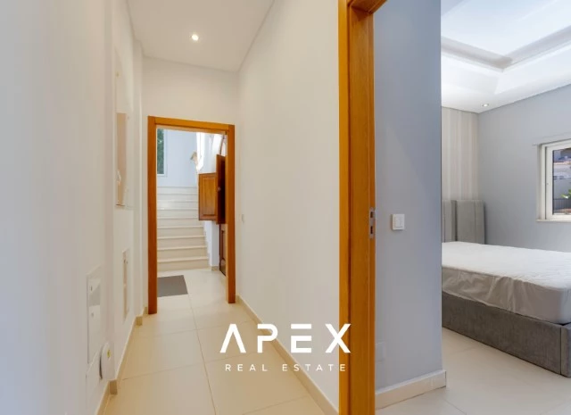 Five Bedroom Villa in The crest