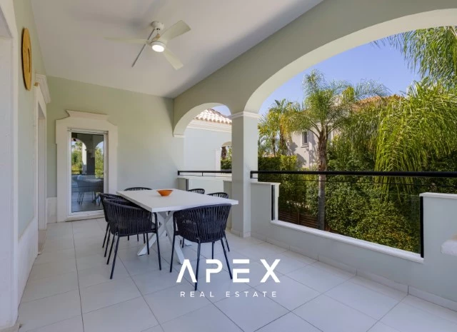 Five Bedroom Villa in The crest