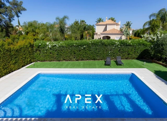Five Bedroom Villa in The crest
