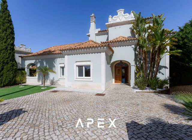 Five Bedroom Villa in The crest