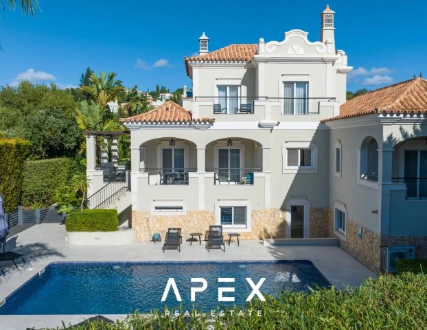 Luxurious 5-bedroom villa in The crest