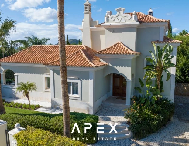 Luxurious 5-bedroom villa in The crest