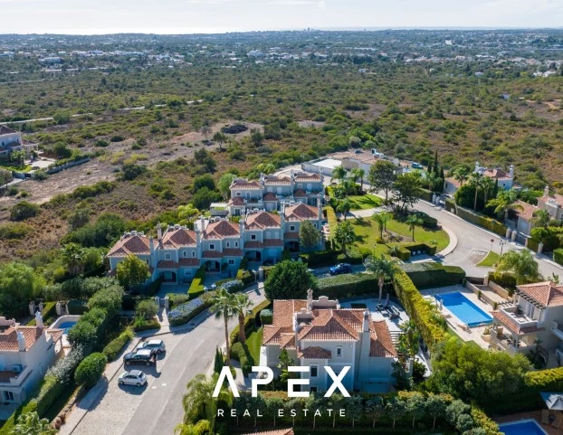 Luxurious 5-bedroom villa in The crest