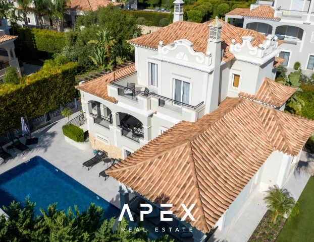 Luxurious 5-bedroom villa in The crest