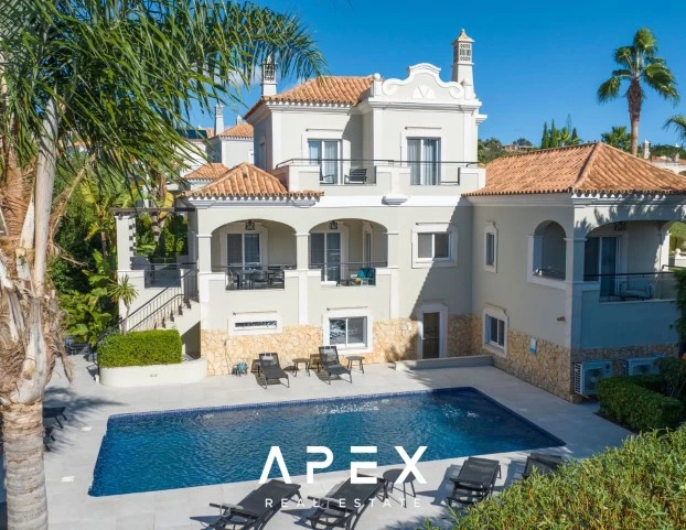 Luxurious 5-bedroom villa in The crest