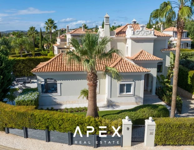 Luxurious 5-bedroom villa in The crest