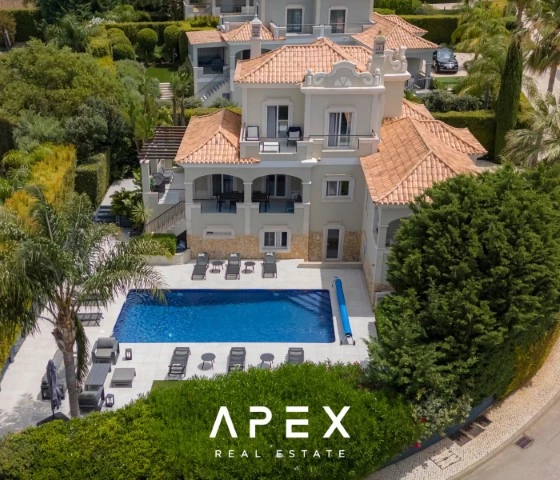 Luxurious 5-bedroom villa in The crest