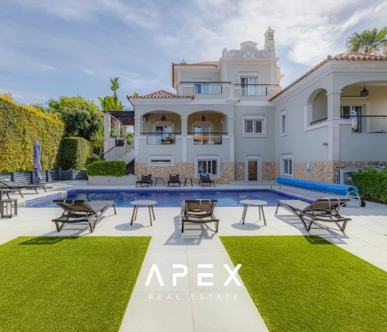 Luxurious 5-bedroom villa in The crest