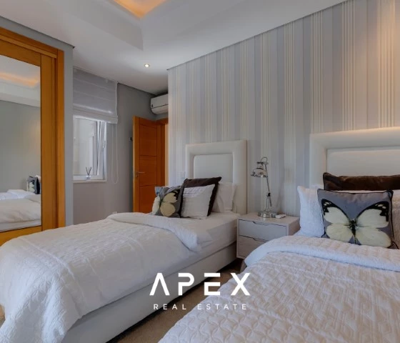Luxurious 5-bedroom villa in The crest