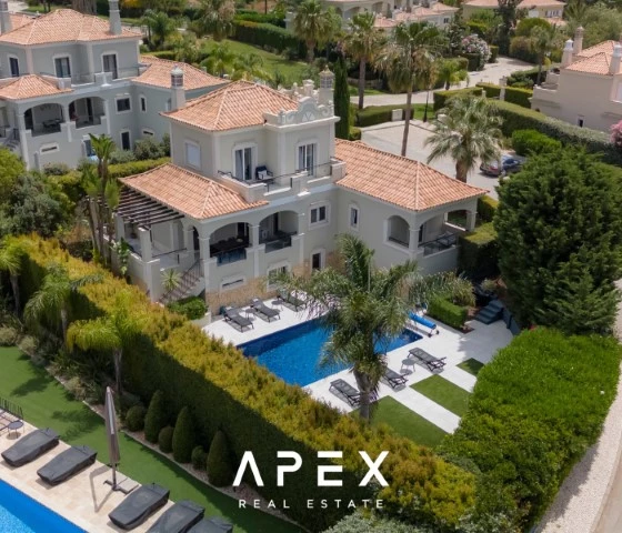 Luxurious 5-bedroom villa in The crest