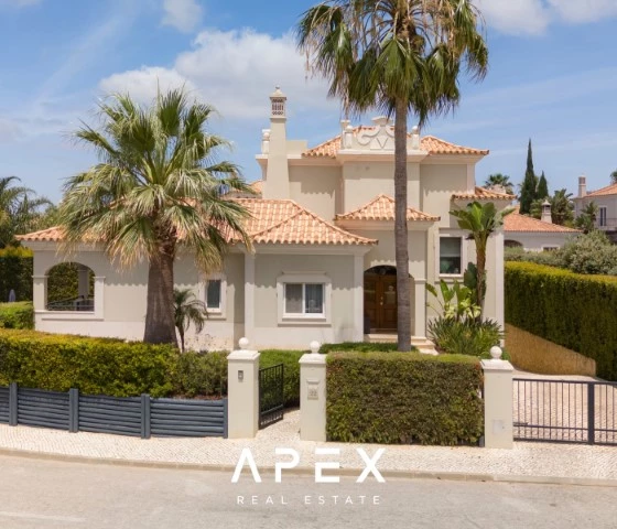 Luxurious 5-bedroom villa in The crest