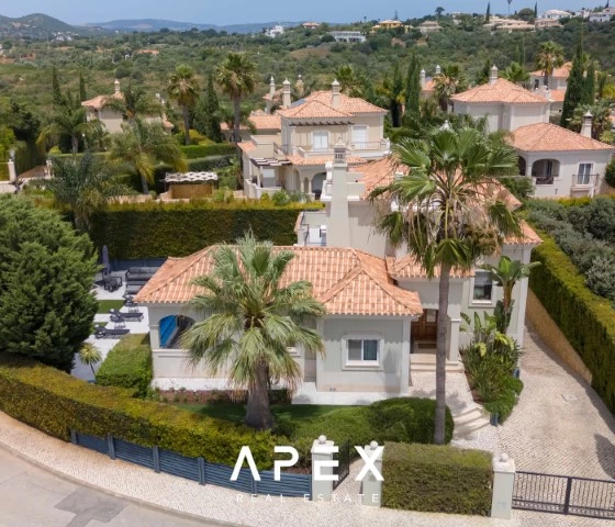 Luxurious 5-bedroom villa in The crest