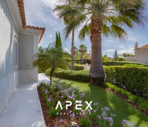 Luxurious 5-bedroom villa in The crest