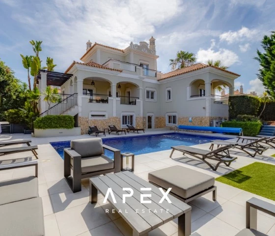 Luxurious 5-bedroom villa in The crest
