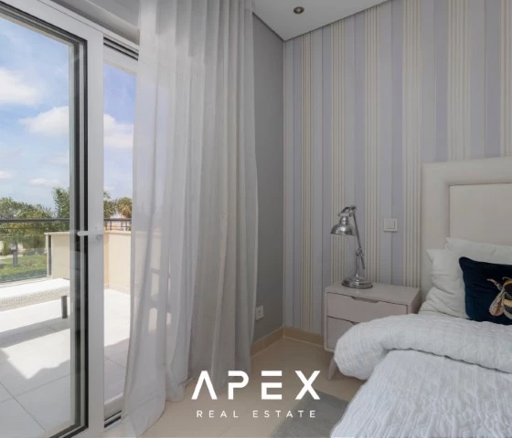 Luxurious 5-bedroom villa in The crest
