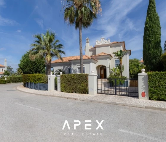 Luxurious 5-bedroom villa in The crest