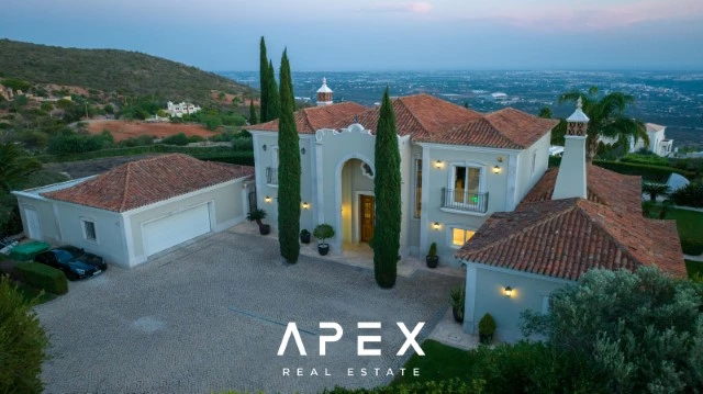 6 bedroom villa for sale in Goldra (The Beverly Hills of the Algarve), modern and luxurious with Panoramic sea view