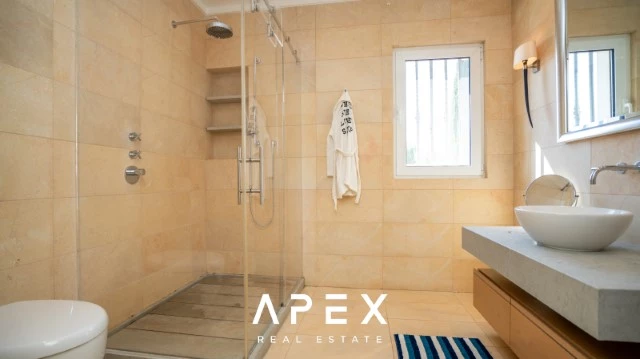 6 bedroom villa for sale in Goldra (The Beverly Hills of the Algarve), modern and luxurious with Panoramic sea view