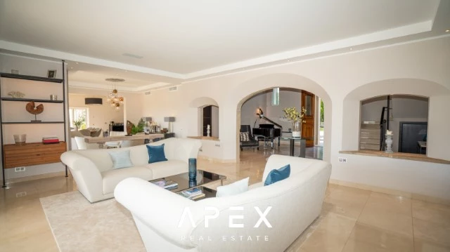 6 bedroom villa for sale in Goldra (The Beverly Hills of the Algarve), modern and luxurious with Panoramic sea view