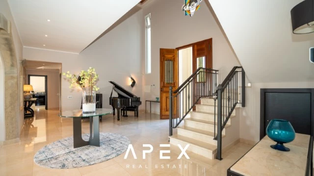 6 bedroom villa for sale in Goldra (The Beverly Hills of the Algarve), modern and luxurious with Panoramic sea view