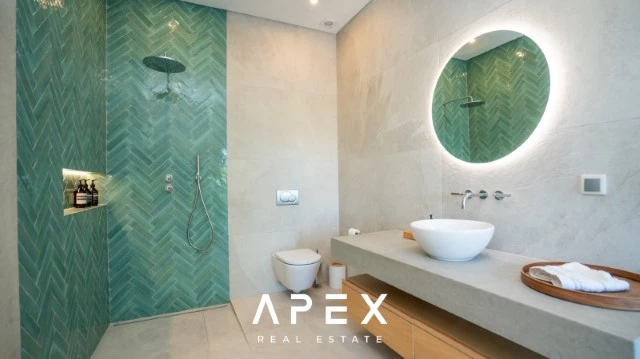 6 bedroom villa for sale in Goldra (The Beverly Hills of the Algarve), modern and luxurious with Panoramic sea view
